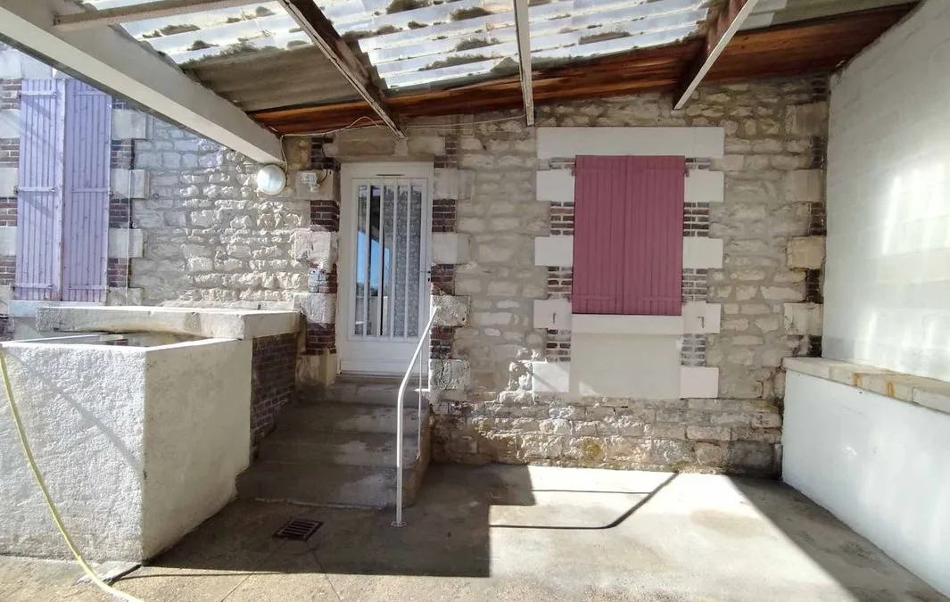Photo 1