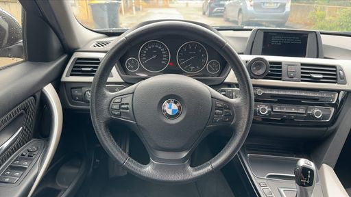 BMW Serie 3 Touring 320i 184 BVA - Lounge Plus – 2018 – 112338 km – Essence – Boîte Automatique — photo 38