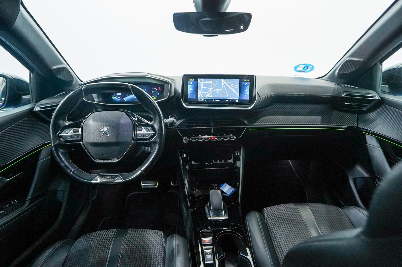 Peugeot 208 — photo 11