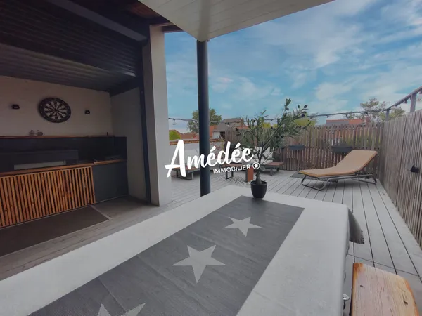 Maison de ville atypique style loft avec terrasse suspendue