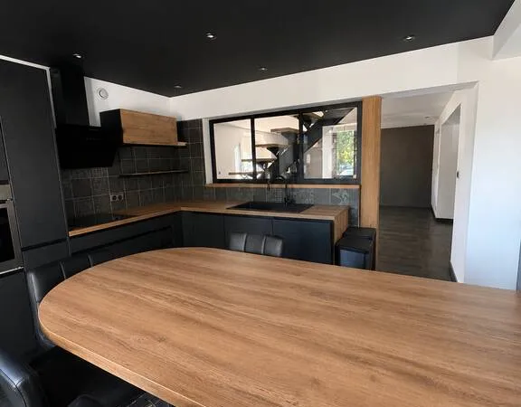 Maison 7 pièces 216 m²