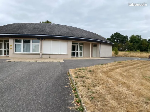 Bureaux, ateliers ou labo plus espaces partagés