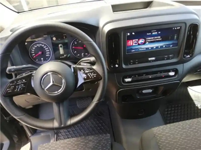 Mercedes Vito 116 cdi compact bva rwd — photo 22