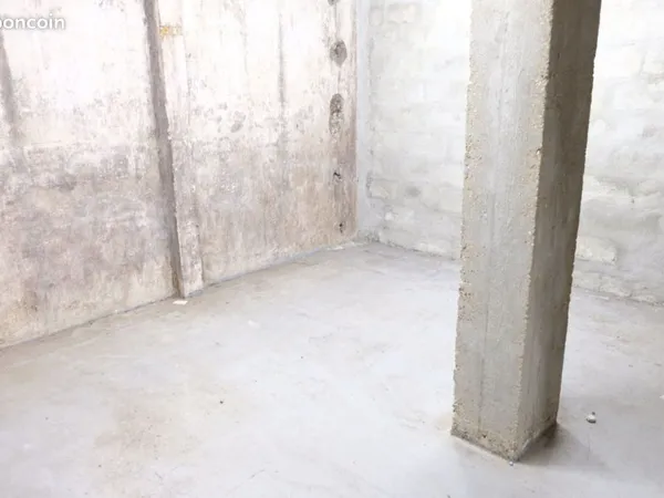 Garage/box 17 m² Paris