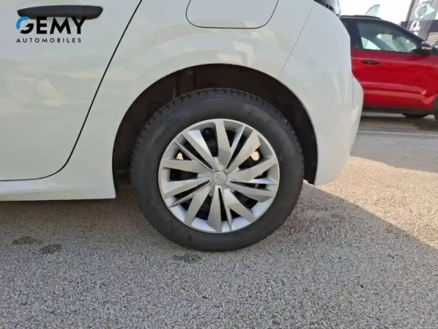 Peugeot 208 puretech 75 s&amp;s bvm5 — photo 11