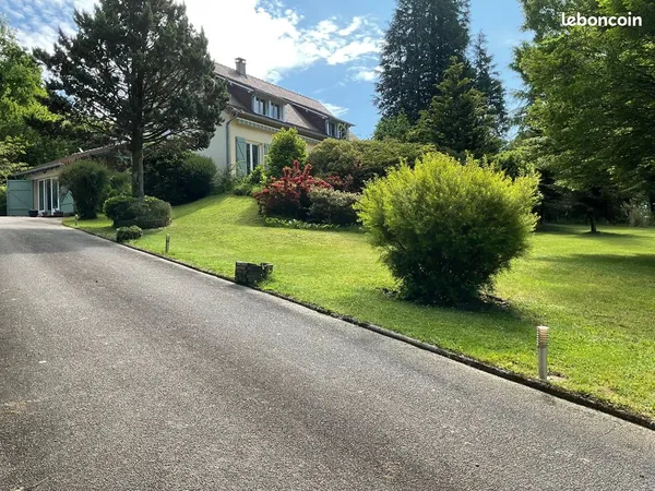 Propriété 7 pièces 181 m²
