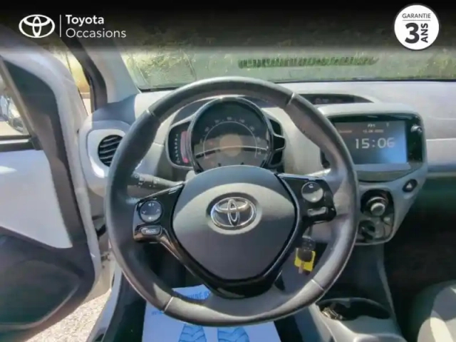 Toyota Aygo 1.0 vvt-i 72ch x-play 5p my19 — photo 9