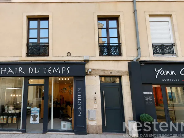 Grand appartement T2 Bis, 1 chambre, 1 bureau, Le Mans hyper centre ville dans rue piétonne, proche 