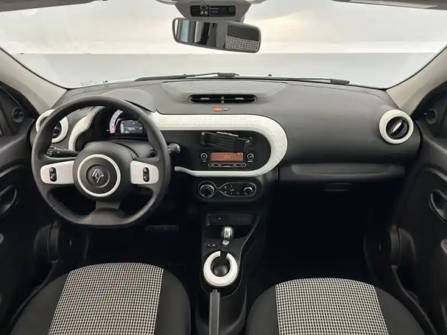 Renault Twingo iii e-tech — photo 35