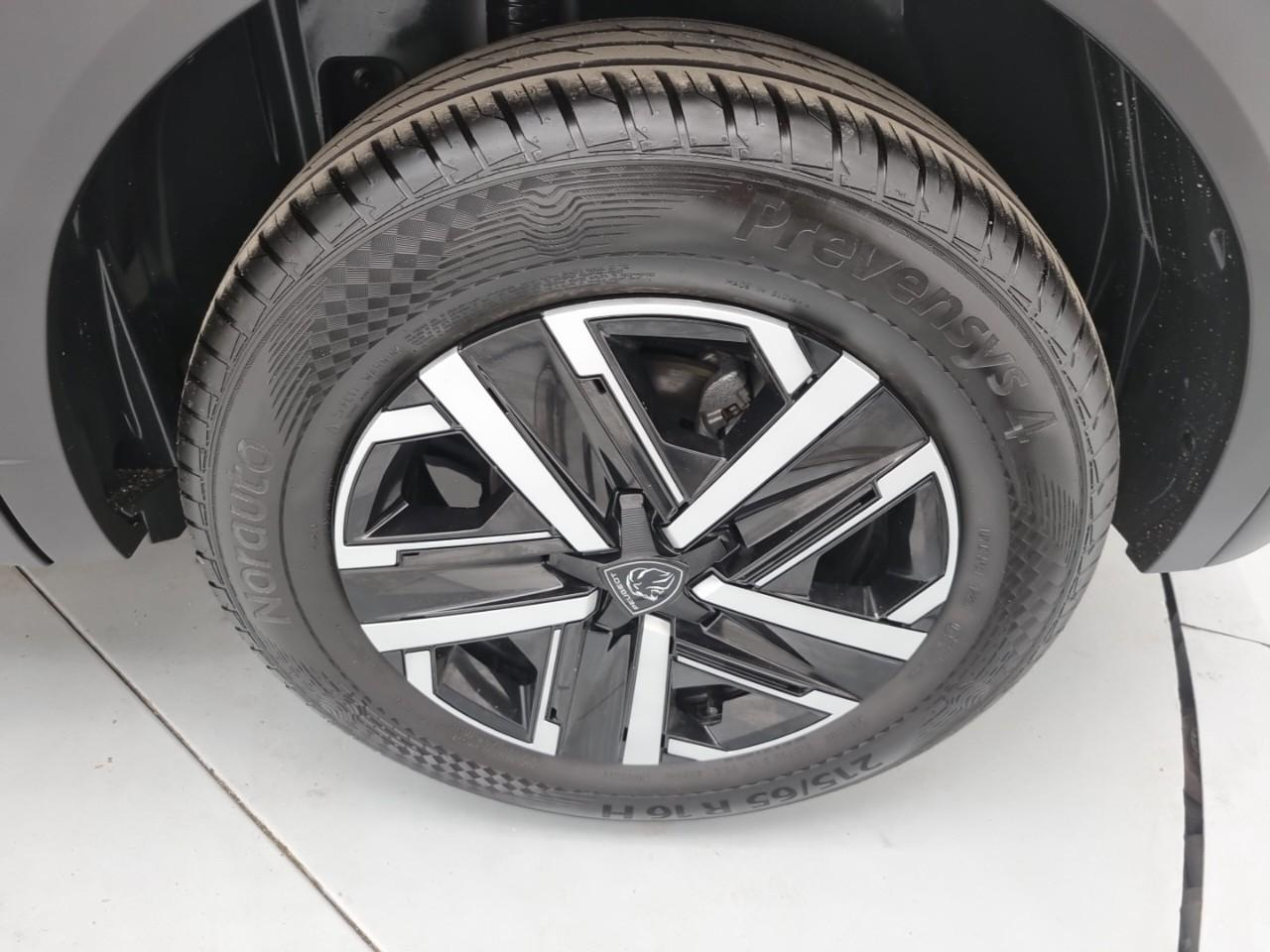 Peugeot 2008 hybrid 145 e-dcs6 style — photo 16