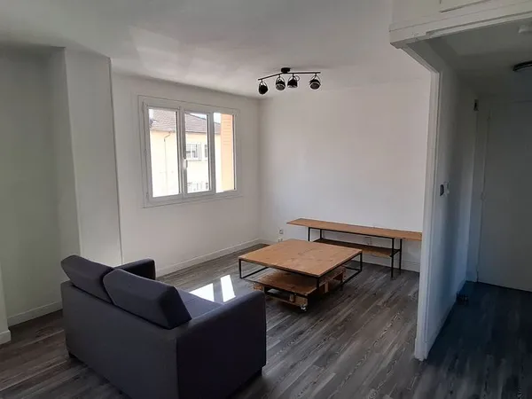 Logement 50 m2 avec parking garrrage et cave