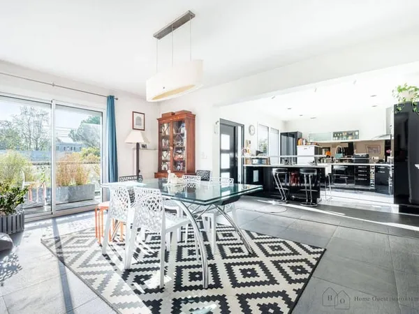 Villa 10 pièces 250 m²