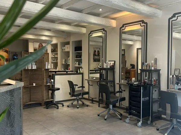 Fond de commerce Salon de coiffure ou bail tout commerce sauf restauration ou nuisances