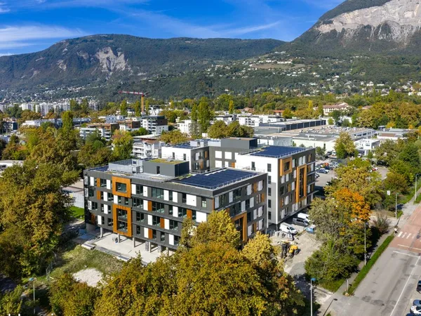 LE BINOME Immeuble de bureaux Meylan - 173m²