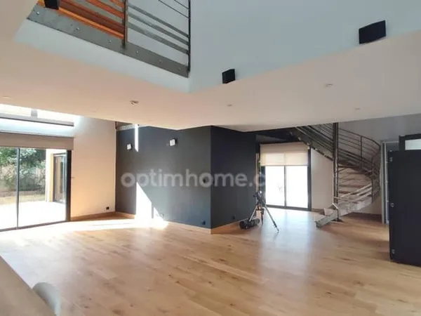 Maison 5 pièces 180 m²