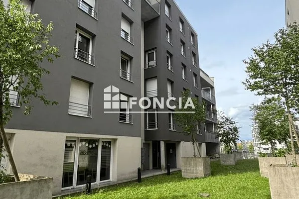 Studio 1 pièce 32 m²
