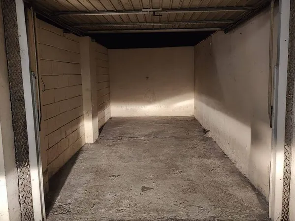 Parking 12 m²