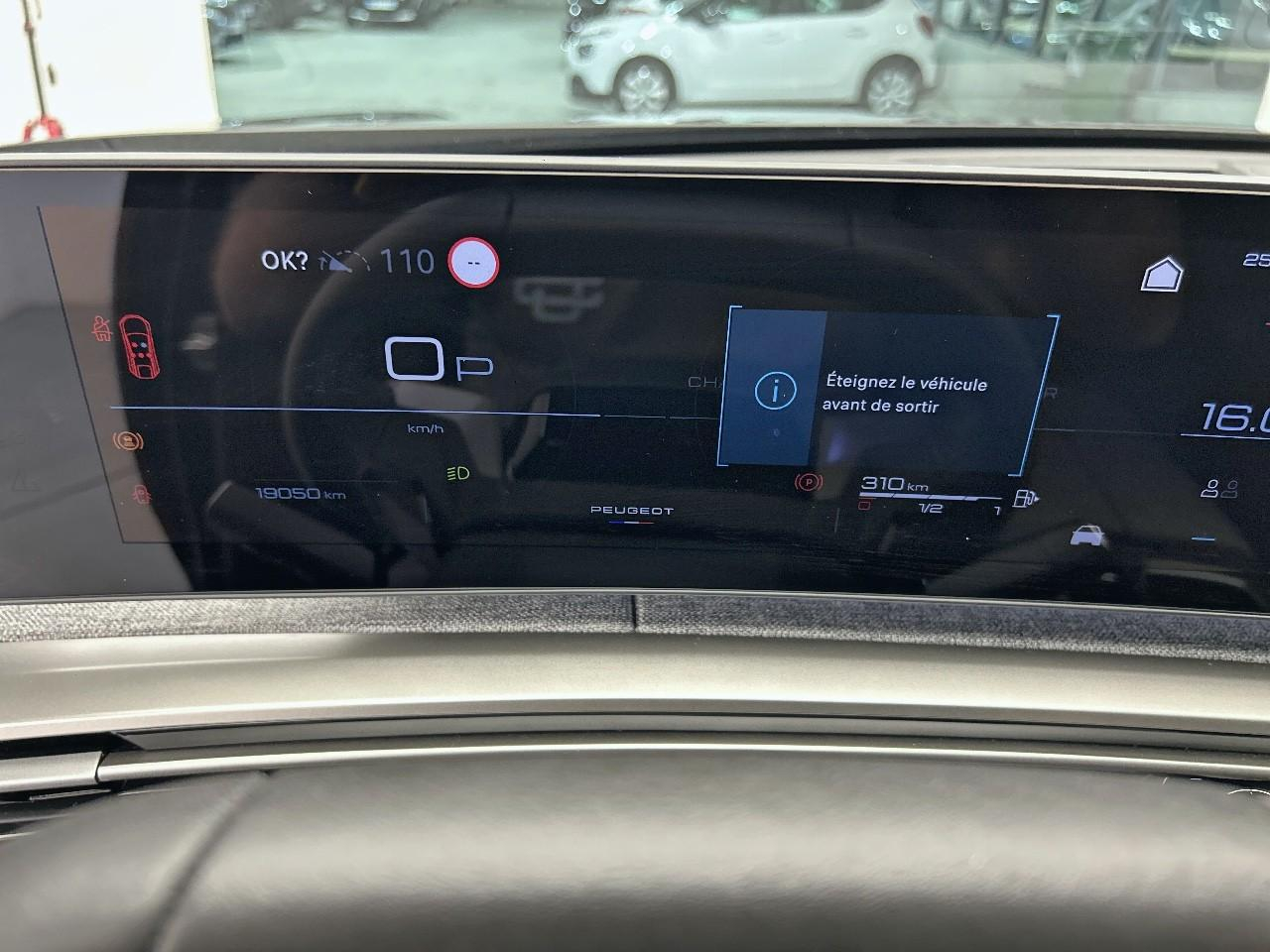 Peugeot 308 hybrid 145 e-dcs6 allure — photo 27