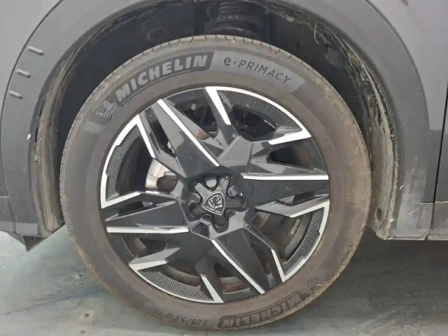 Peugeot 3008 hybrid 145 e-dcs6 — photo 11