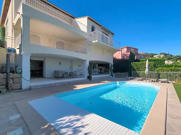 Maison d'exception à vendre à Saint-Aygulf - Vue mer