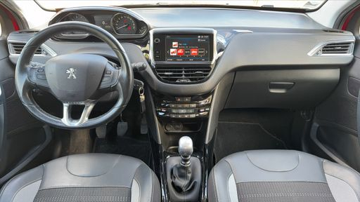 Peugeot 2008 1.2 PureTech 130 - Allure – 2018 – 66477 km – Essence – Boîte Manuelle — photo 37