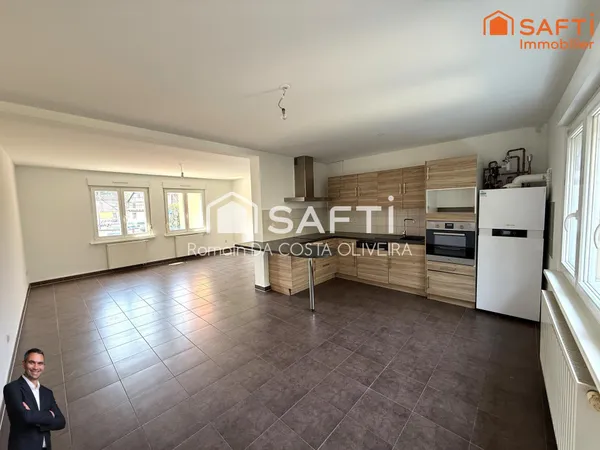 Superbe appartement de 3 pièces au RDC, disposant de 2 places de stationnement privées et 2 caves !