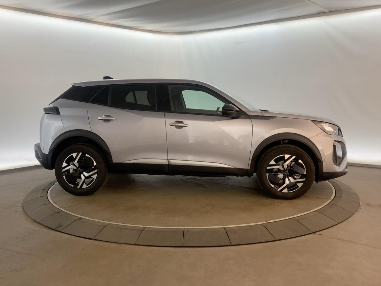 Peugeot 2008 hybrid 145 ch e-dcs6 allure — photo 4