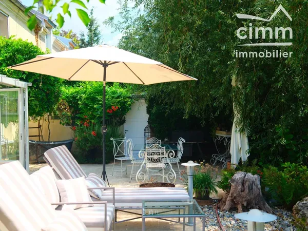 POMMEUSE – LE TRONCHET – Briarde de caractère rénovée –  160 m² – Jardin paysager d’exception