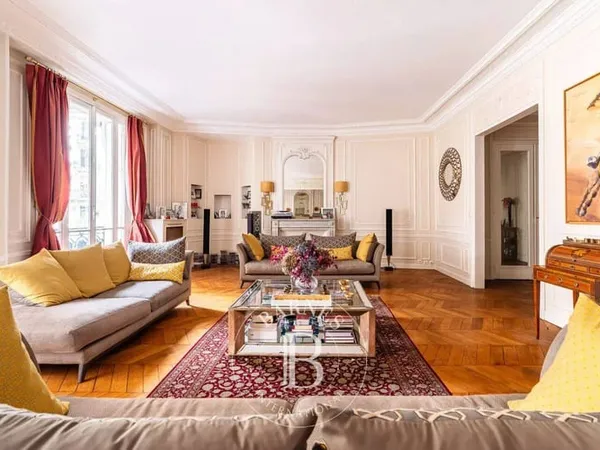 Appartement 244 m²
