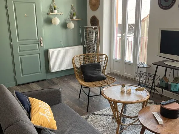 Une chambre avec SDE dans grand appartement Oullins