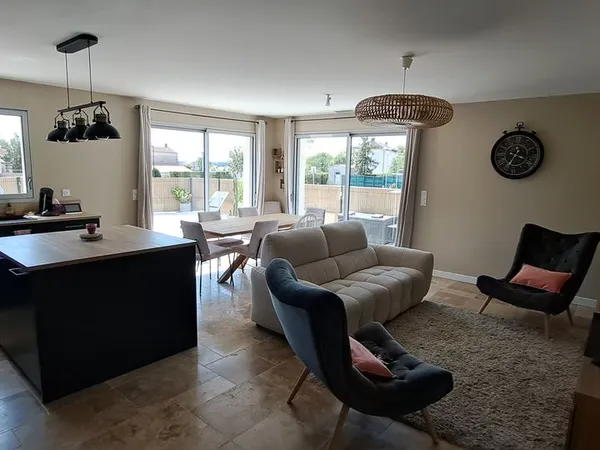 Maison récente de plain-pied - 4 chambres - 119 m² - À 5 min de Cognac