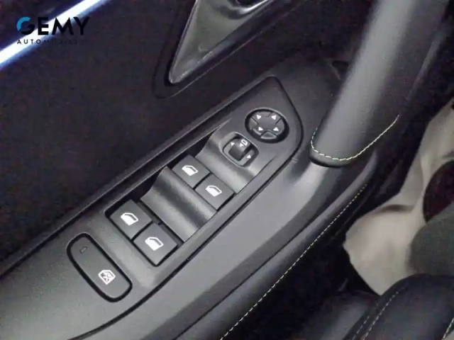 Peugeot 2008 hybrid 145 e-dcs6 — photo 33