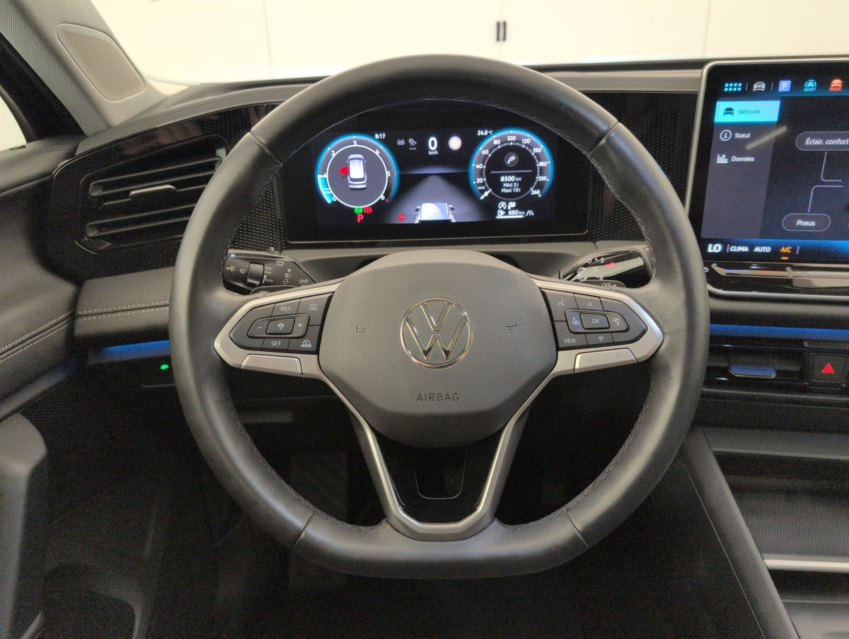 Volkswagen Tiguan — photo 14