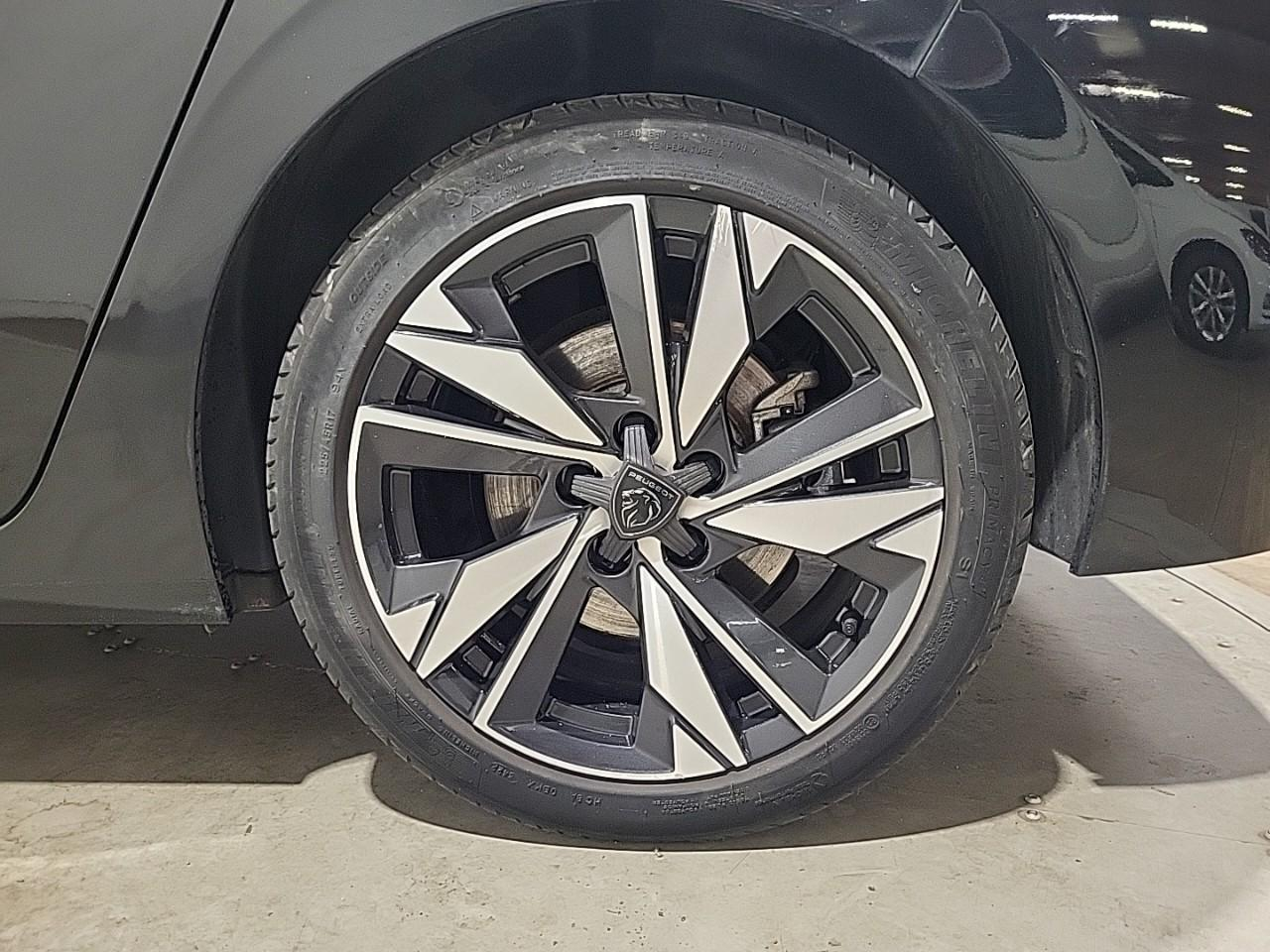 Peugeot 308 phev 180 e-eat8 allure — photo 16