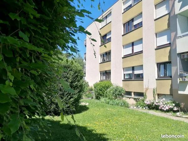 Appartement lumineux 91m² | Balcon vue dégagée | Cluses /PROXIMITE DE THYEZ