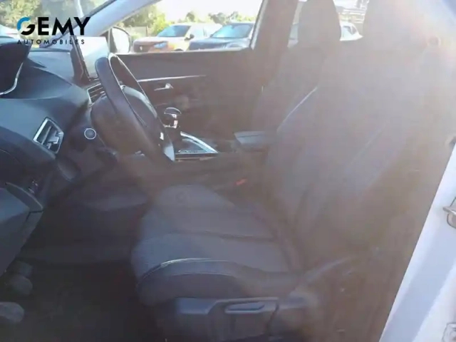 Peugeot 3008 puretech 130ch s&amp;s bvm6 — photo 9