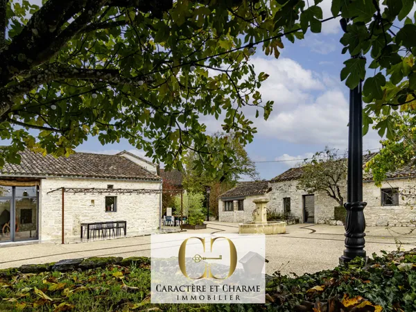 Proche Cahors: Mas Occitan restauré avec 2 gîtes - Prestige