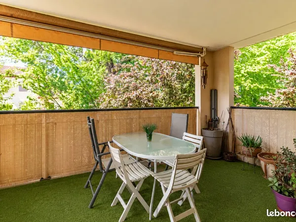 Bouc-Bel-Air - T3 71 m² avec terrasse d'angle de 23 m²