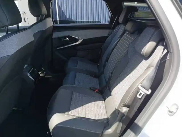 Peugeot 5008 plug-in hybrid 225 ch e-dcs7 — photo 10