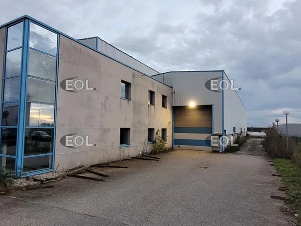 Local d'activité 1 570 m²