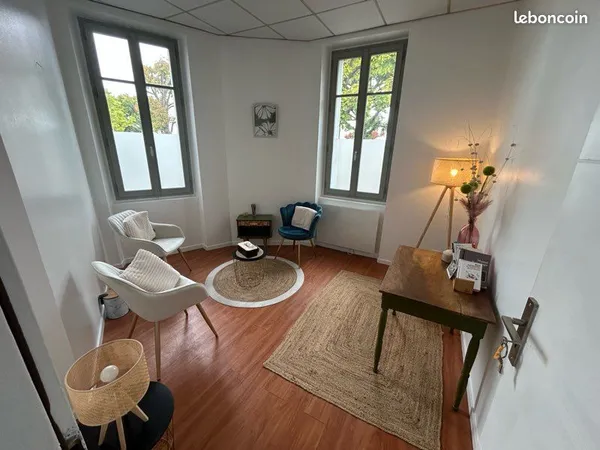 Bureau et espace de travail Location Angoulême  11m² 350€