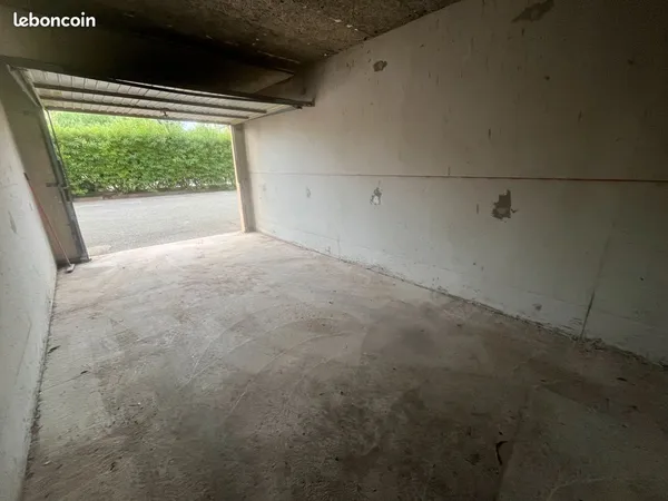 GARAGE FREJUS proche Forum et base nature