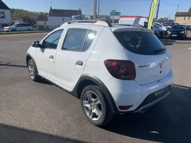 Dacia Sandero 1.0 eco-g 100ch evasion — photo 8