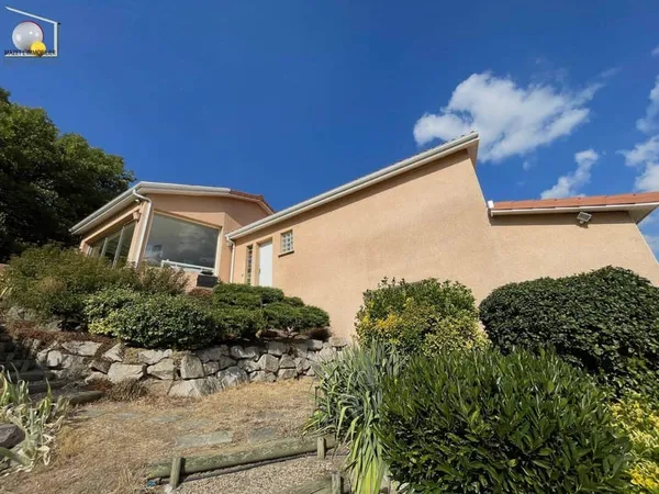 Maison de plain-pied 7 pièces 187 m²