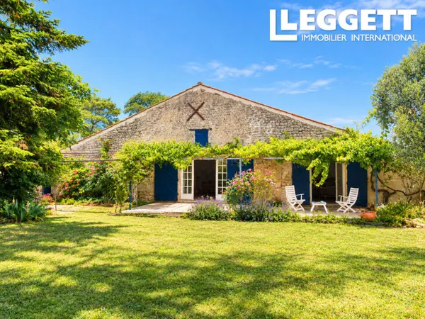 Maison de campagne paisible avec 2 chambres, grand jardin, terrasses et double garage