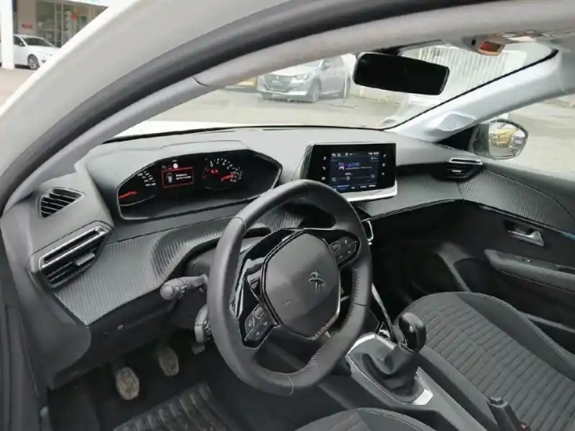 Peugeot 208 puretech 75 s&amp;s bvm5 style — photo 10