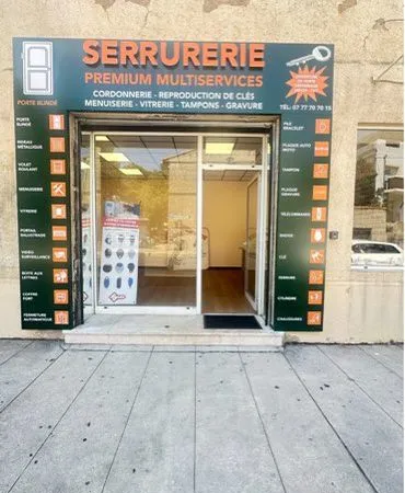 Commerce de Cordonnerie - Serrurerie entièrement équipé