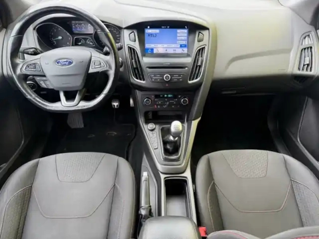 Ford Focus 1.5 ecoboost 182 st-line — photo 10