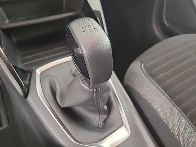 Peugeot 208 puretech 75 s&amp;s bvm5 — photo 44