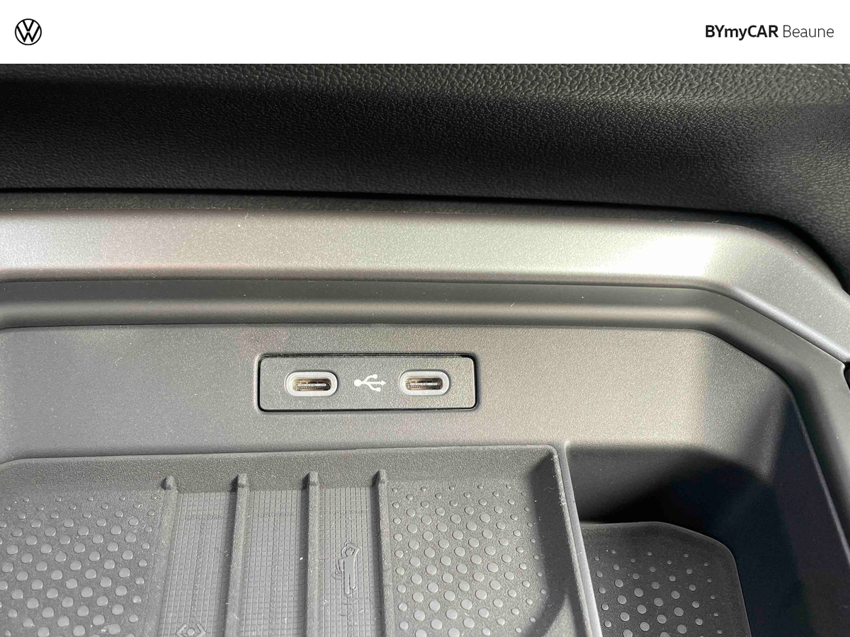 Volkswagen T-Roc 1.5 eTSI Hybrid 150 ch DSG7 — photo 22